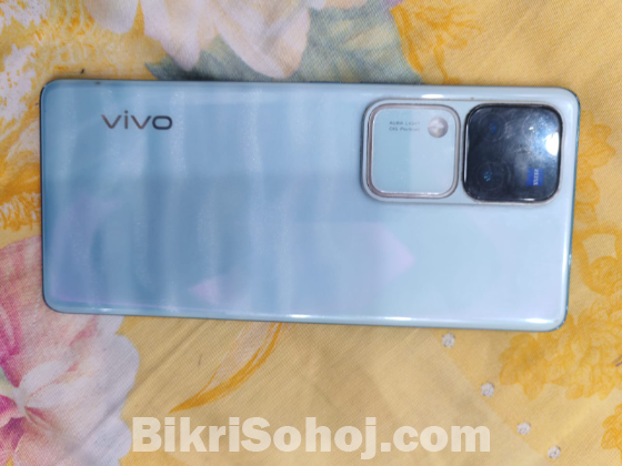 Vivo v30  pro